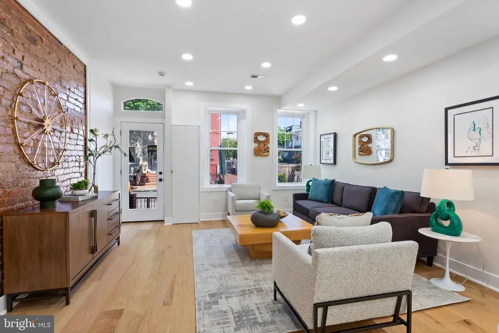 116 Thomas St Nw, WASHINGTON