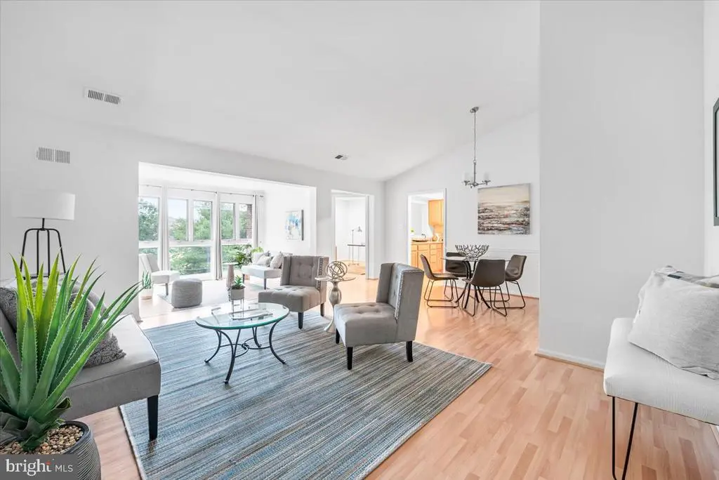 10717 Kings Riding Way #301, ROCKVILLE