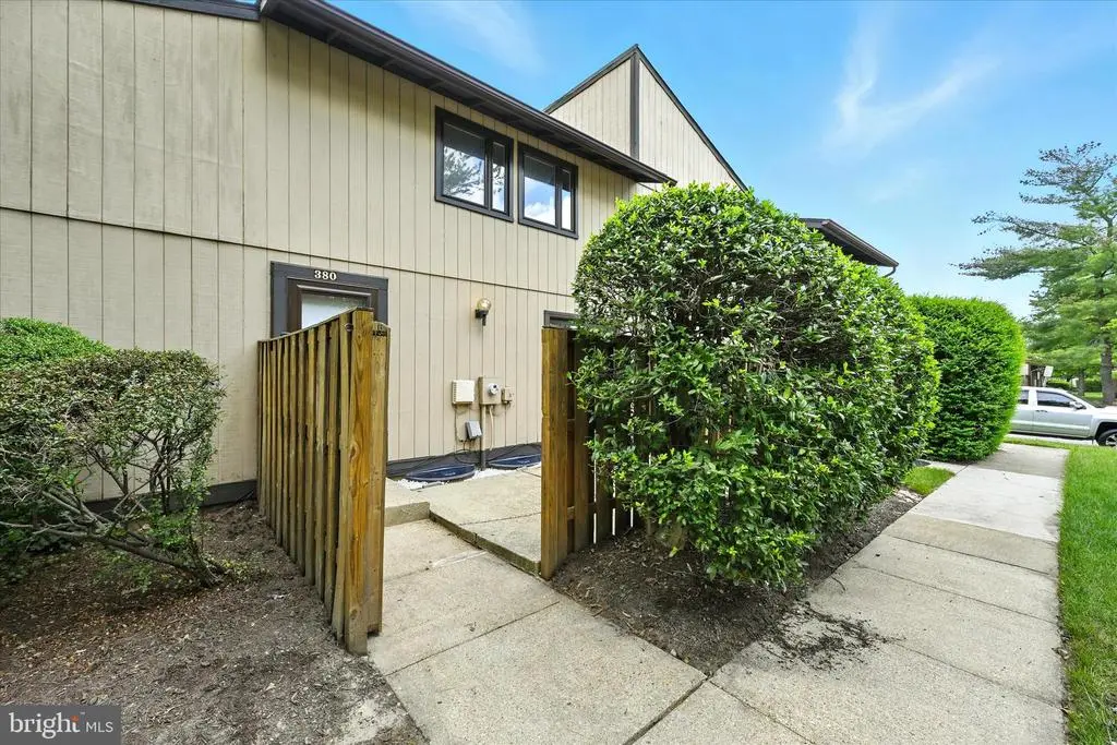 380 West Ct, Glen Burnie