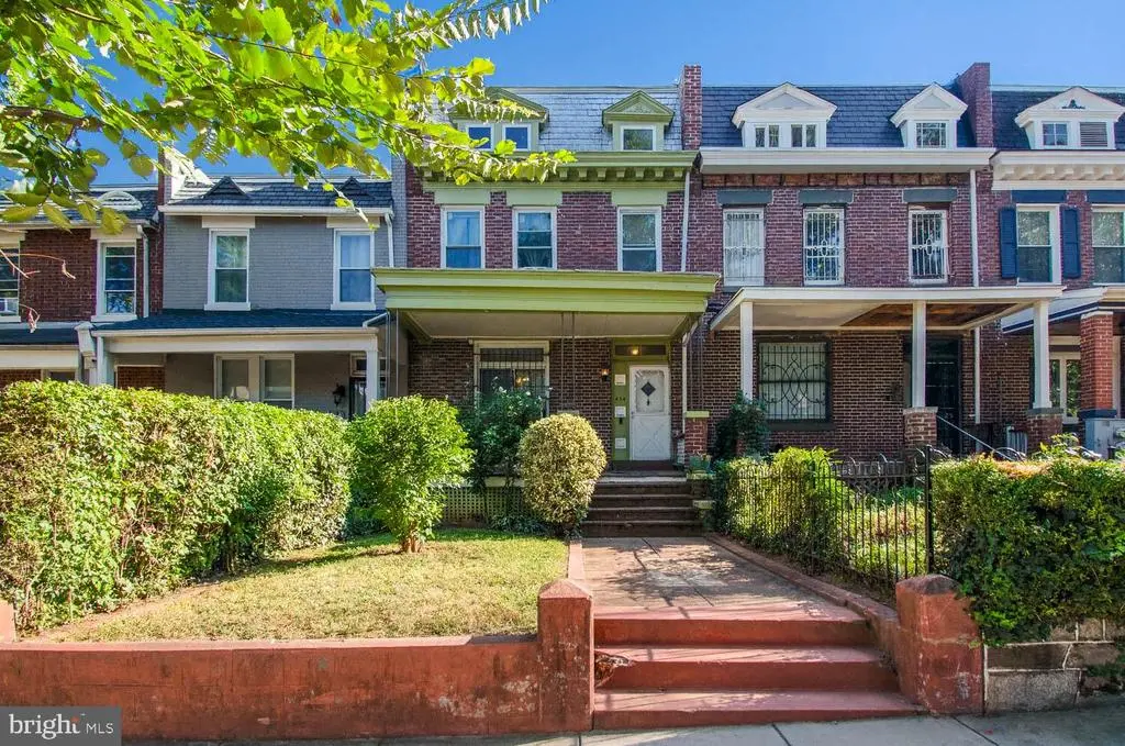 634 Irving St Nw, WASHINGTON