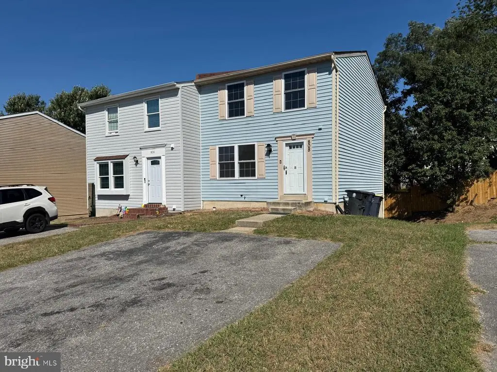 808 Avanti, Hyattsville