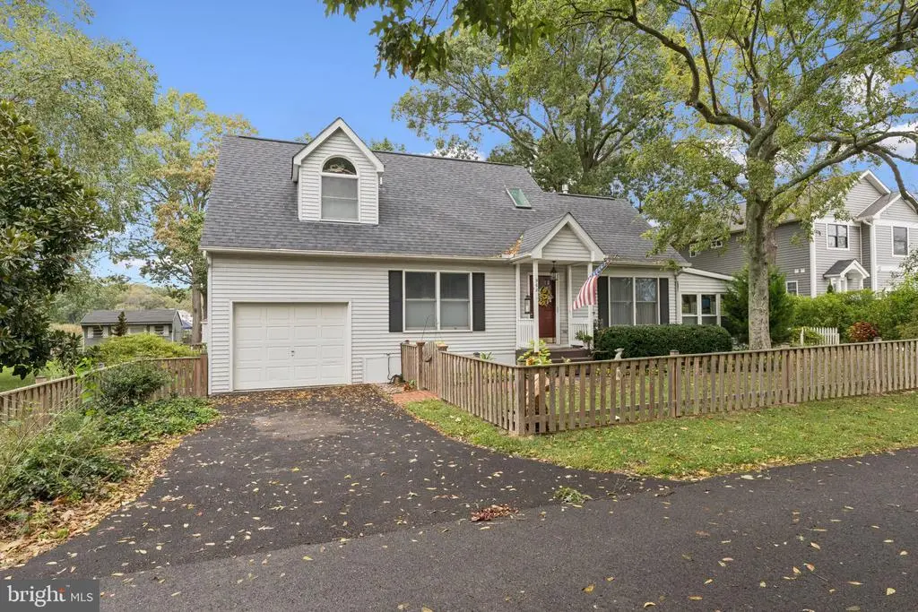 968 Chesapeake Ave, Deale