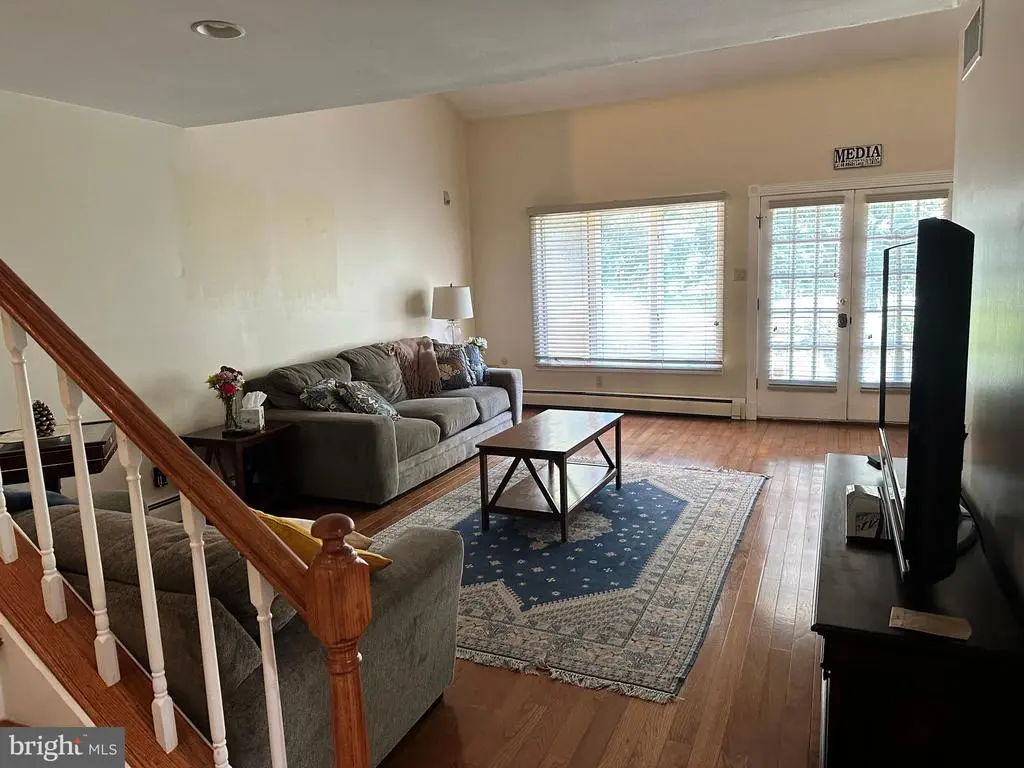 20 Centura, CHERRY HILL