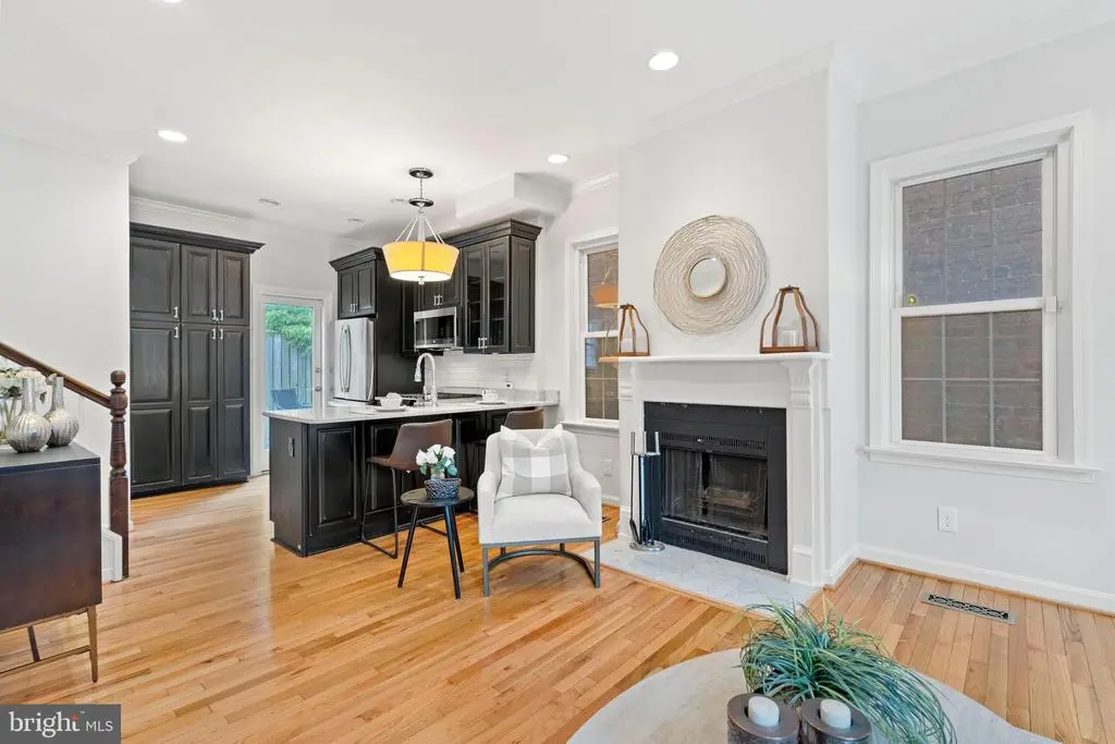 709 E St Ne, Washington