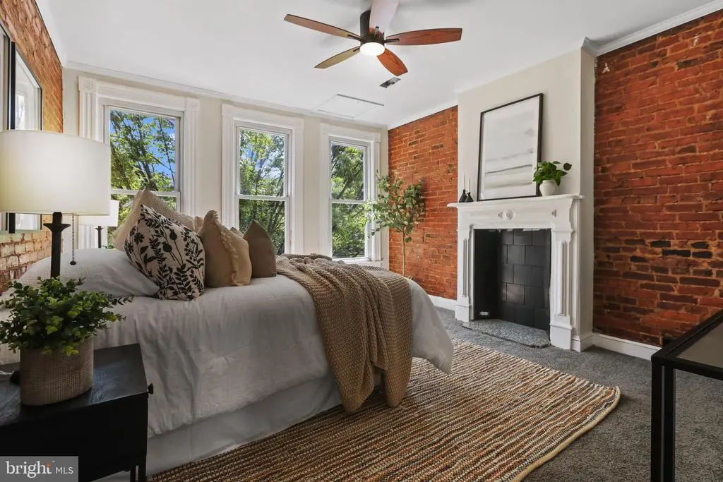 884 Washington Blvd, Baltimore