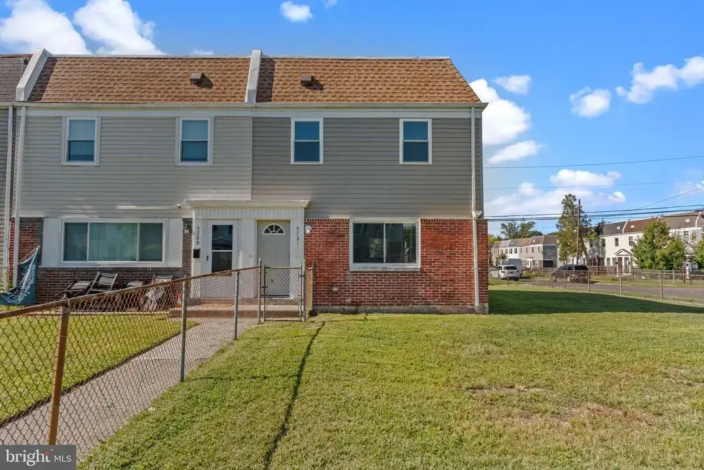 5731 Mitchell Rd, LEVITTOWN