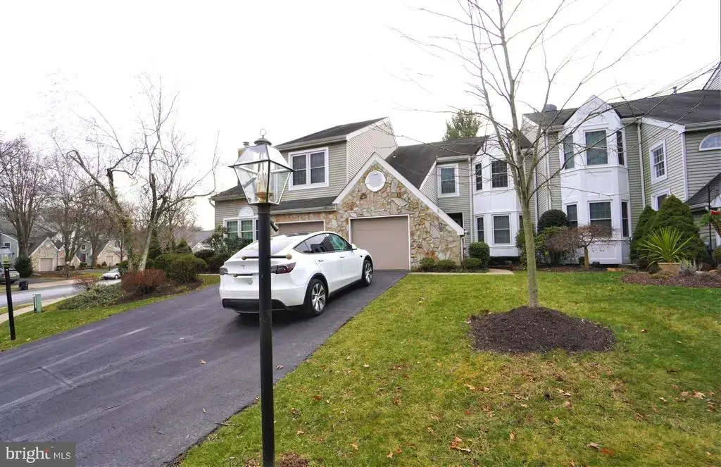 902 Eagle Ln, DOYLESTOWN