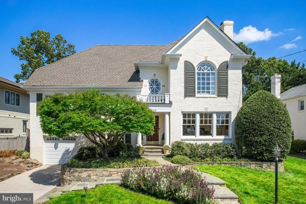 5629 Newington Rd, BETHESDA