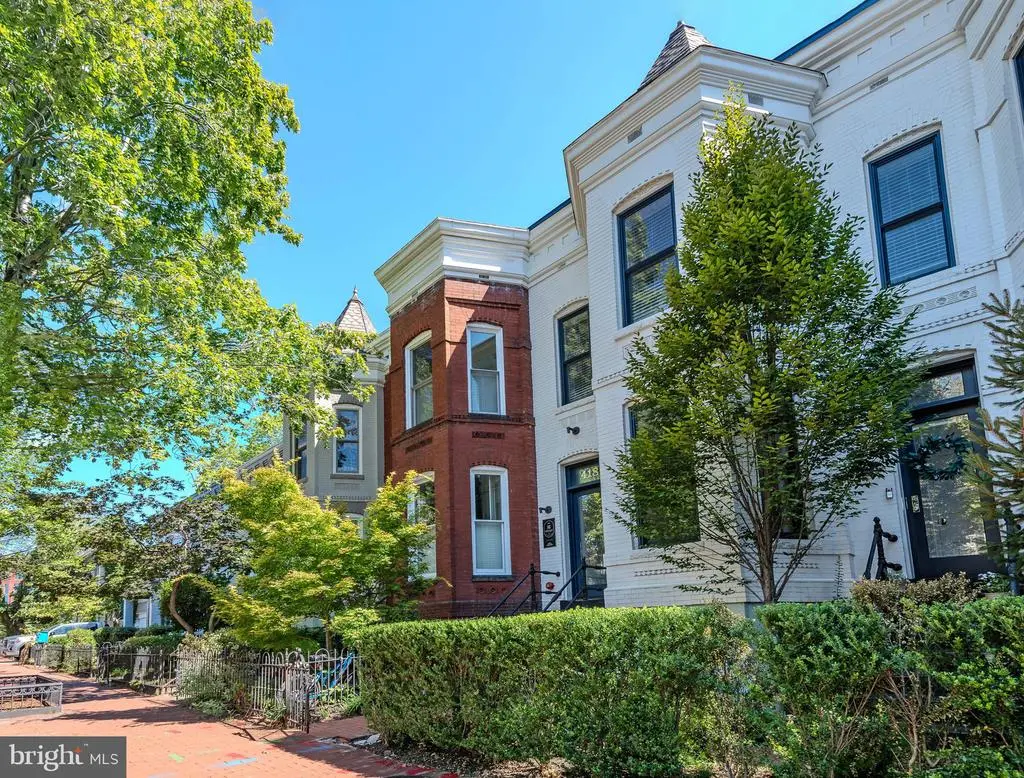 418 7th St Se #302, WASHINGTON