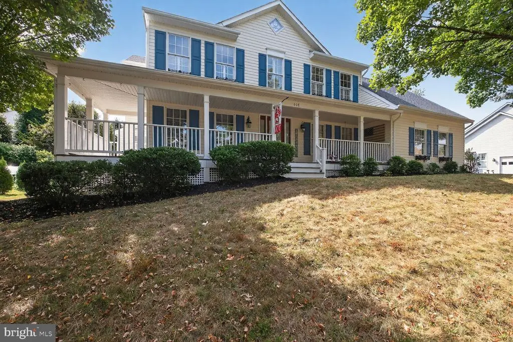 608 E G St, Purcellville