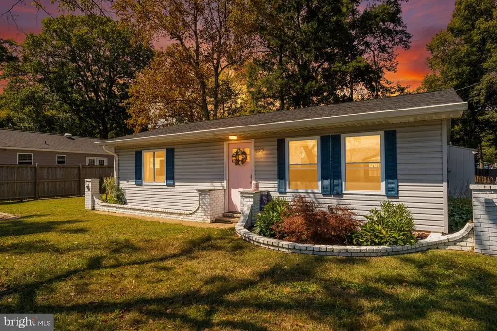 3858 Holly Dr, Edgewater