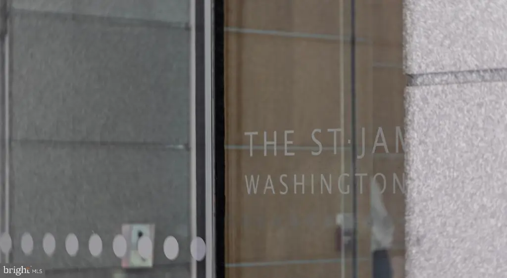 204 W Washington Sq #2002, PHILADELPHIA