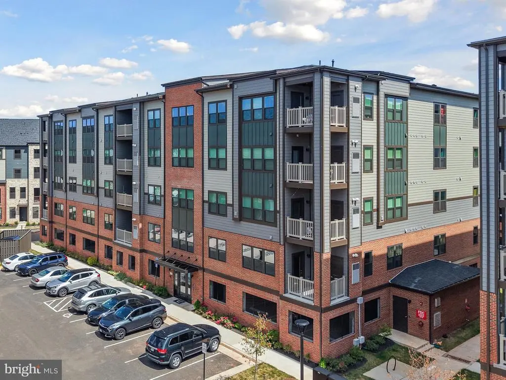 4395 Peach Lily Ln #311, CHANTILLY