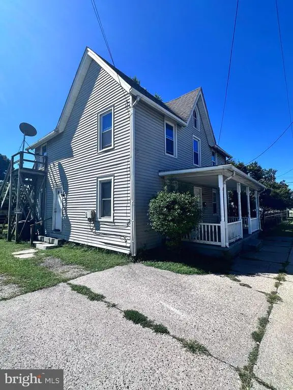 420 W Division St, Dover