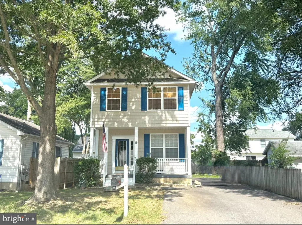 858 Selby Blvd, Edgewater