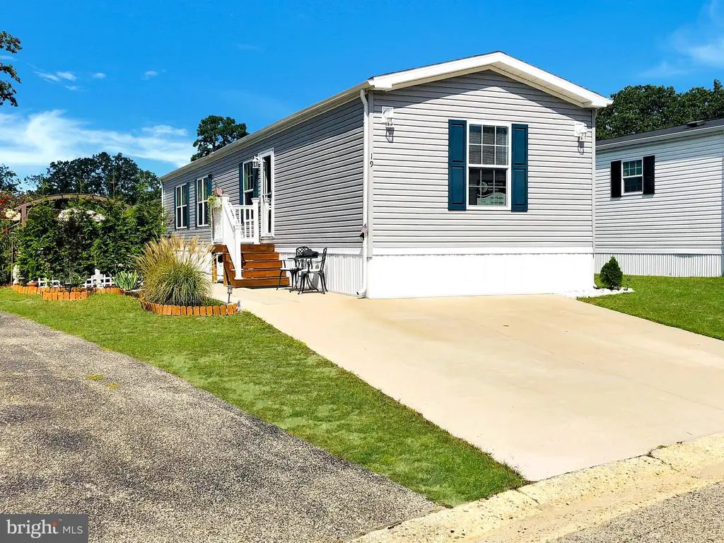 19 Otter Pl, WHITING