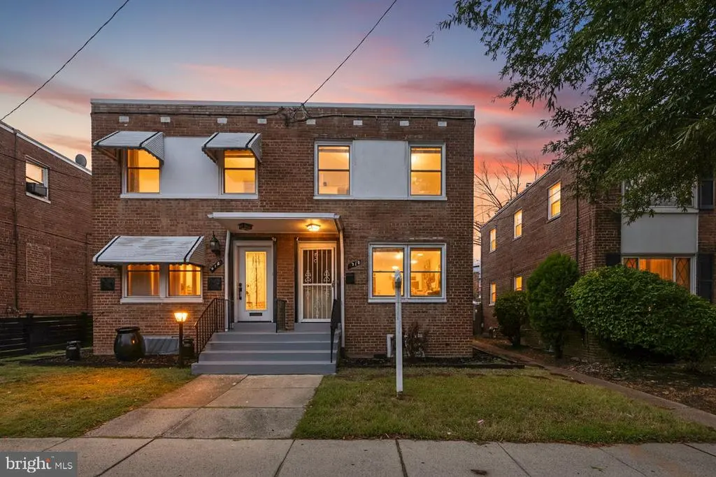 518 Riggs Rd Ne, WASHINGTON