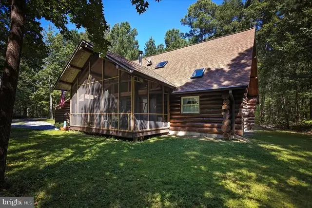 1403 Town Point Rd, Cambridge