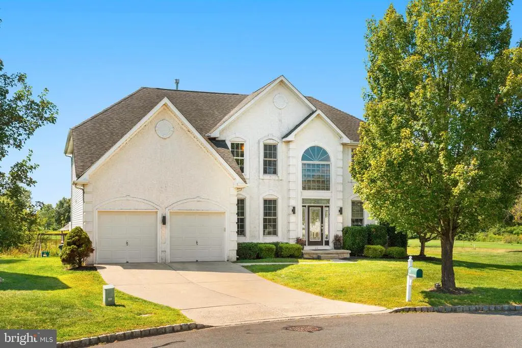 22 Sawgrass Dr, WESTAMPTON