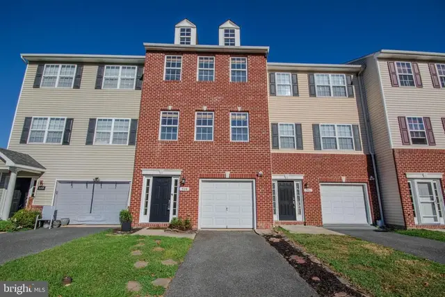 508 Wood Duck Dr, Cambridge