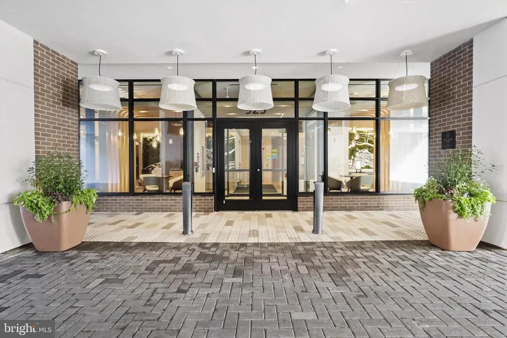 925 N Fairfax St #102, ALEXANDRIA