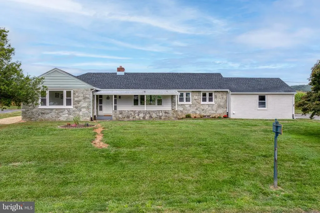 725 Marticville Rd, Pequea