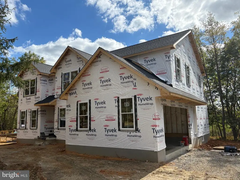 220 Fairview Rd, GLENMOORE