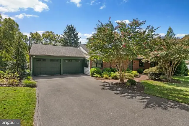 12928 Circle Dr, Rockville