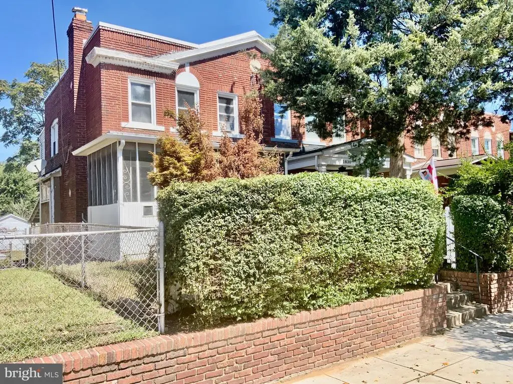 1828 Newton St Ne, WASHINGTON