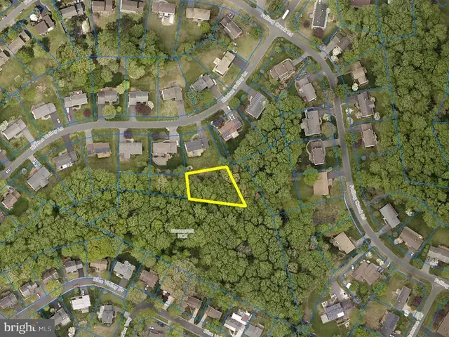 Hidden Valley Ln, Silver Spring