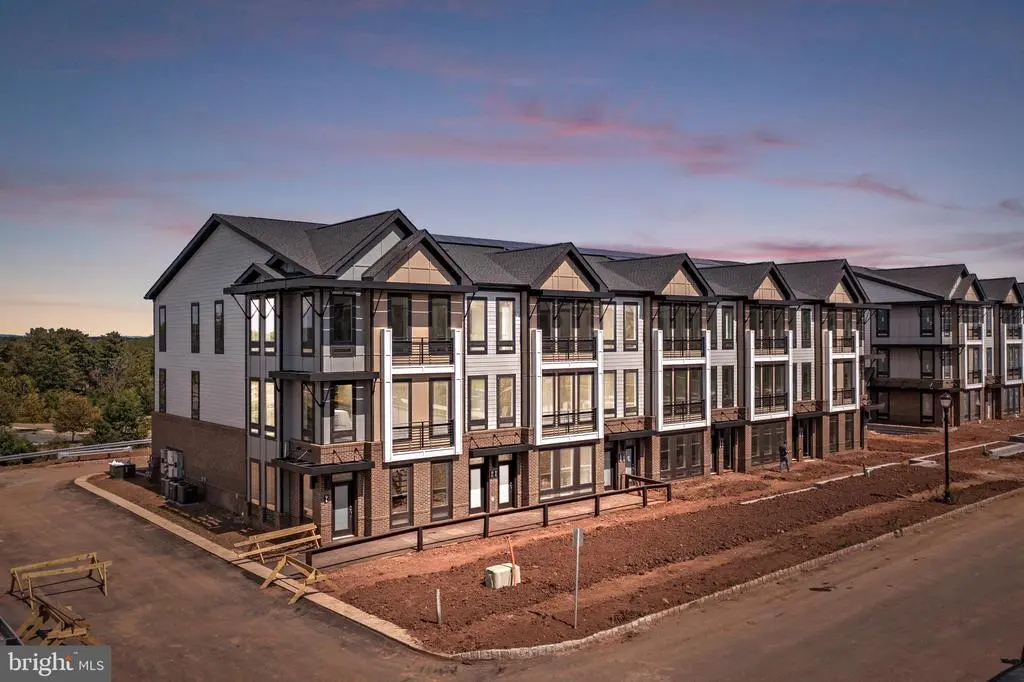 110 Village Dr, SKILLMAN