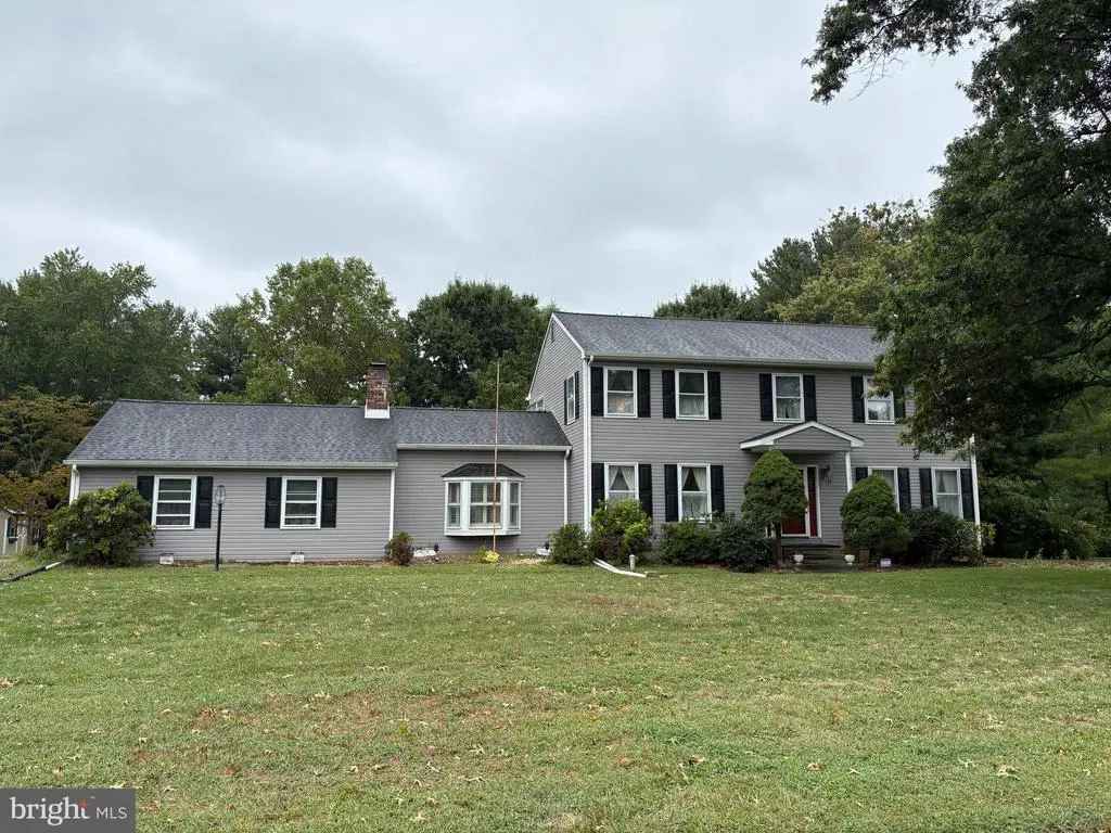 7 Corral Dr, HAMILTON