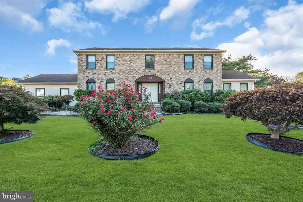 104 Robin Dr, HAMILTON