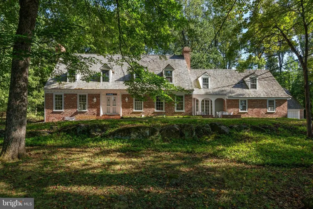 8 Foxchase Rd, Malvern