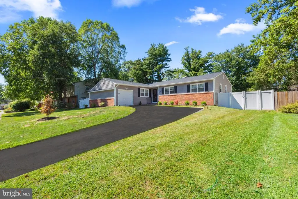 6 Hillsdale, LAWRENCE TOWNSHIP