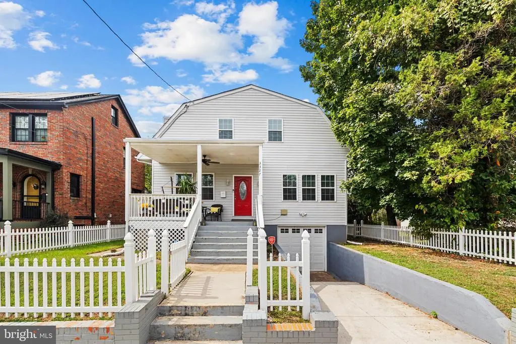 3327 5th St Se, WASHINGTON