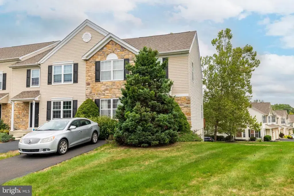 361 Cedar Waxwing Dr, WARRINGTON