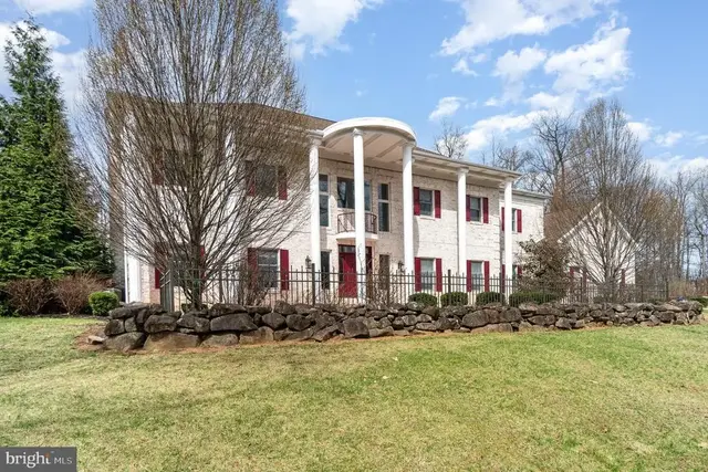 17 Montego Ct, Dillsburg