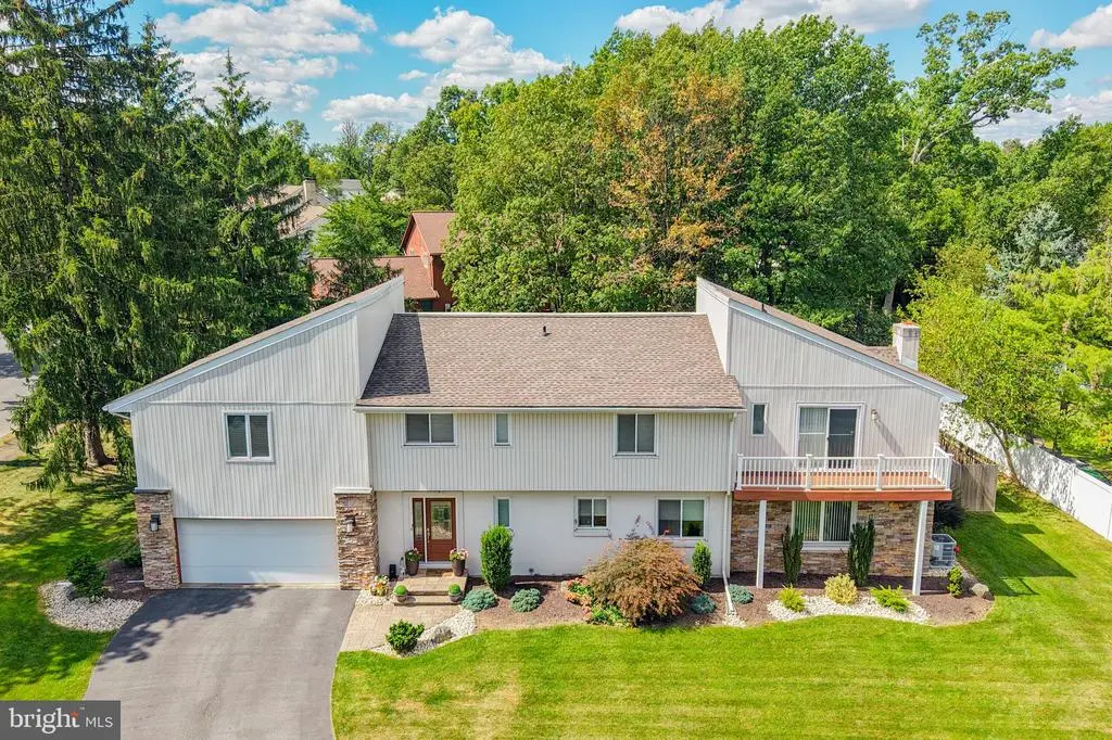 930 Springhouse Rd, ALLENTOWN