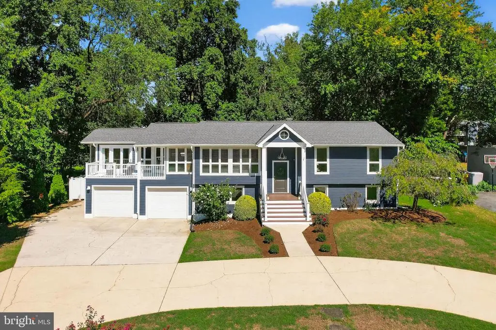 100 Sunset Dr, Annapolis