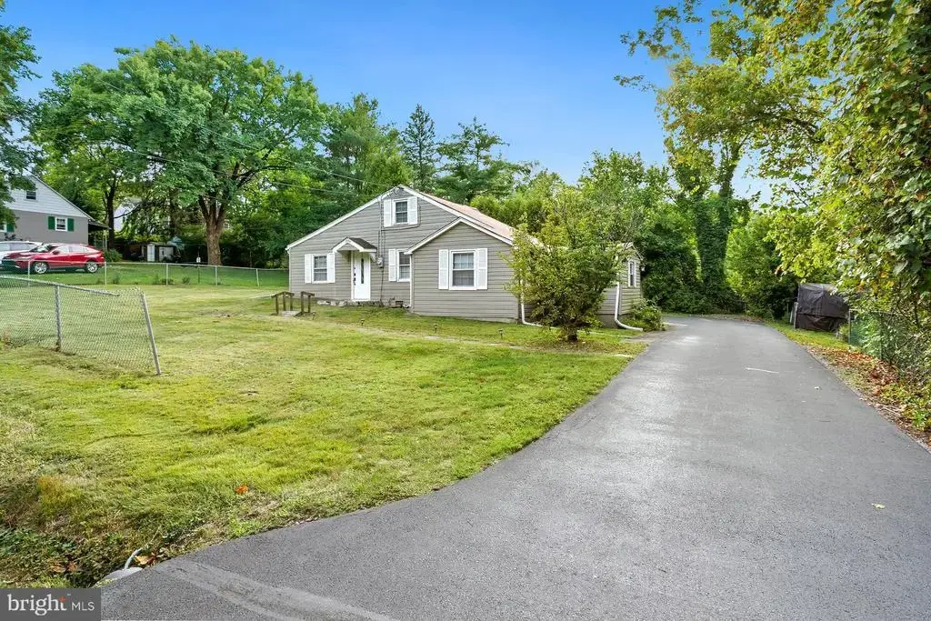 2046 Elm Ave, JAMISON
