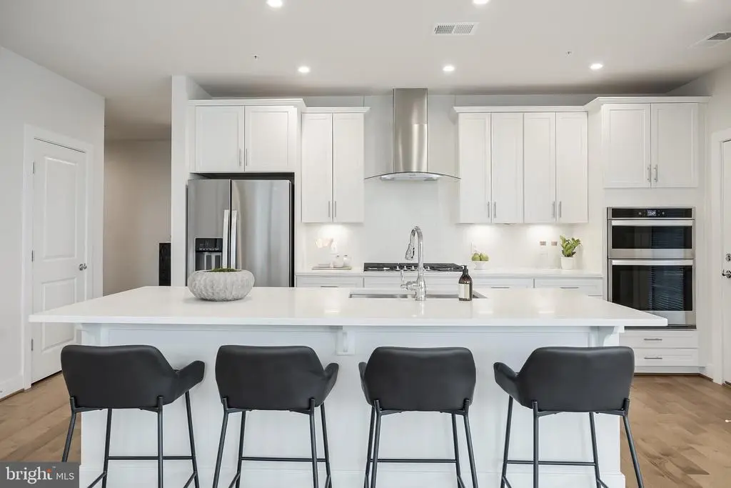 2320 Field Point Rd #201, HERNDON