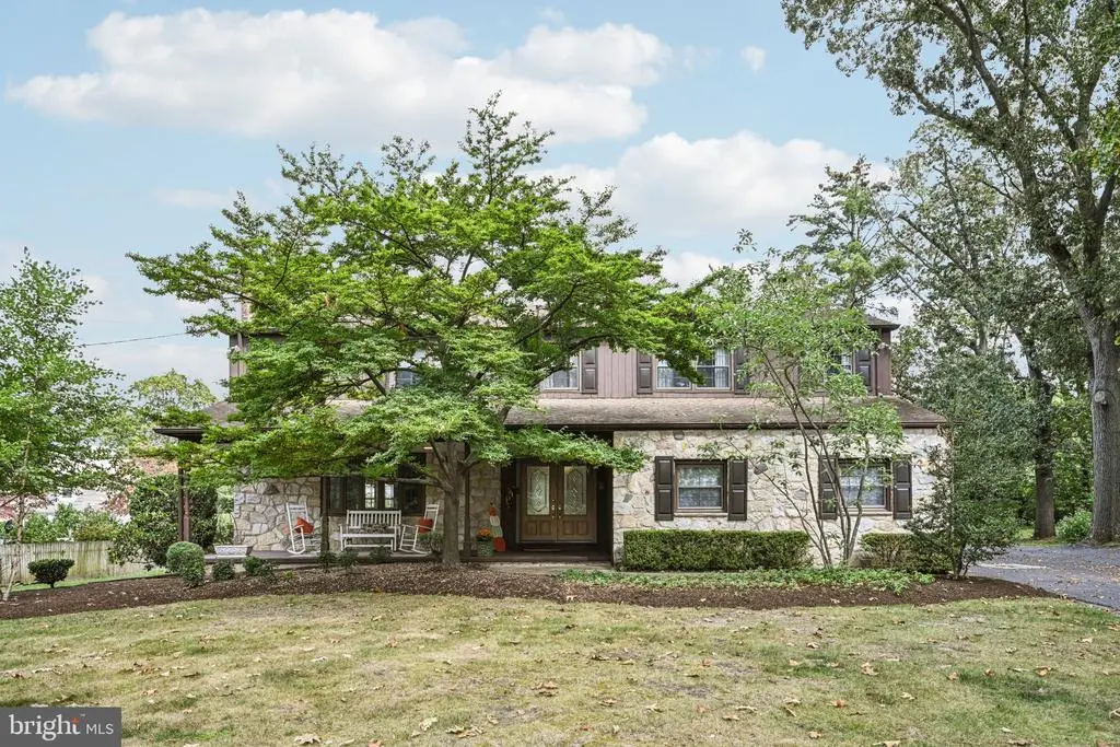 1001 Cherry Ln, CINNAMINSON