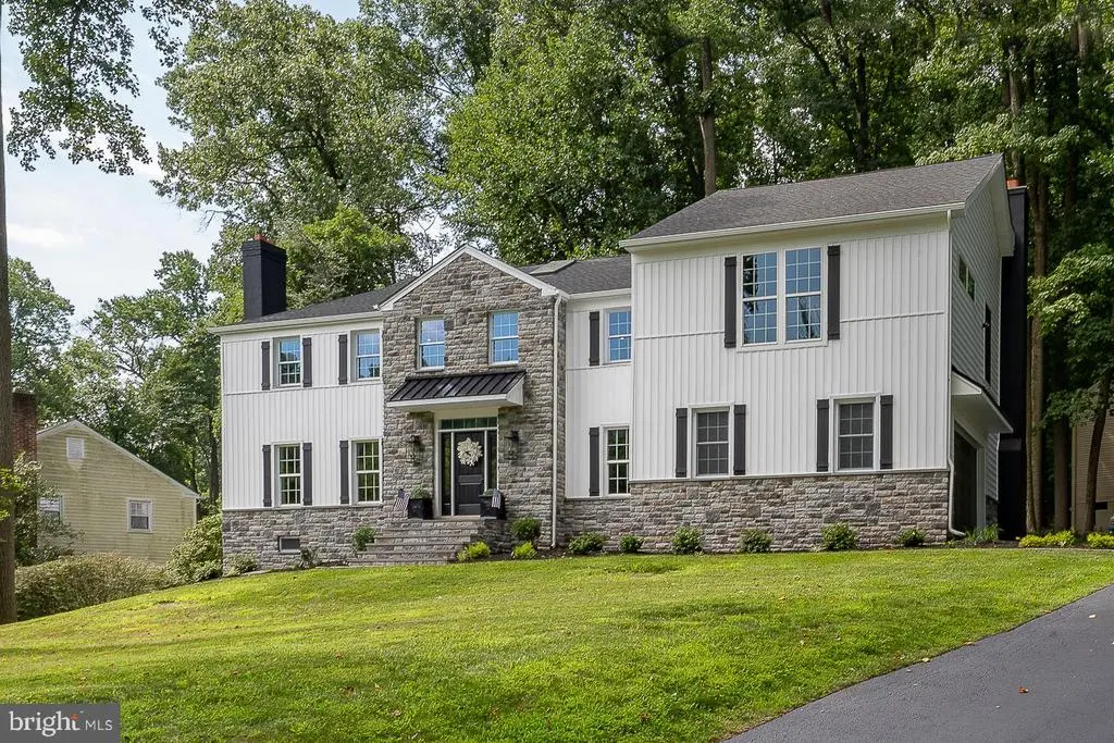 227 Autumn Dr, EXTON