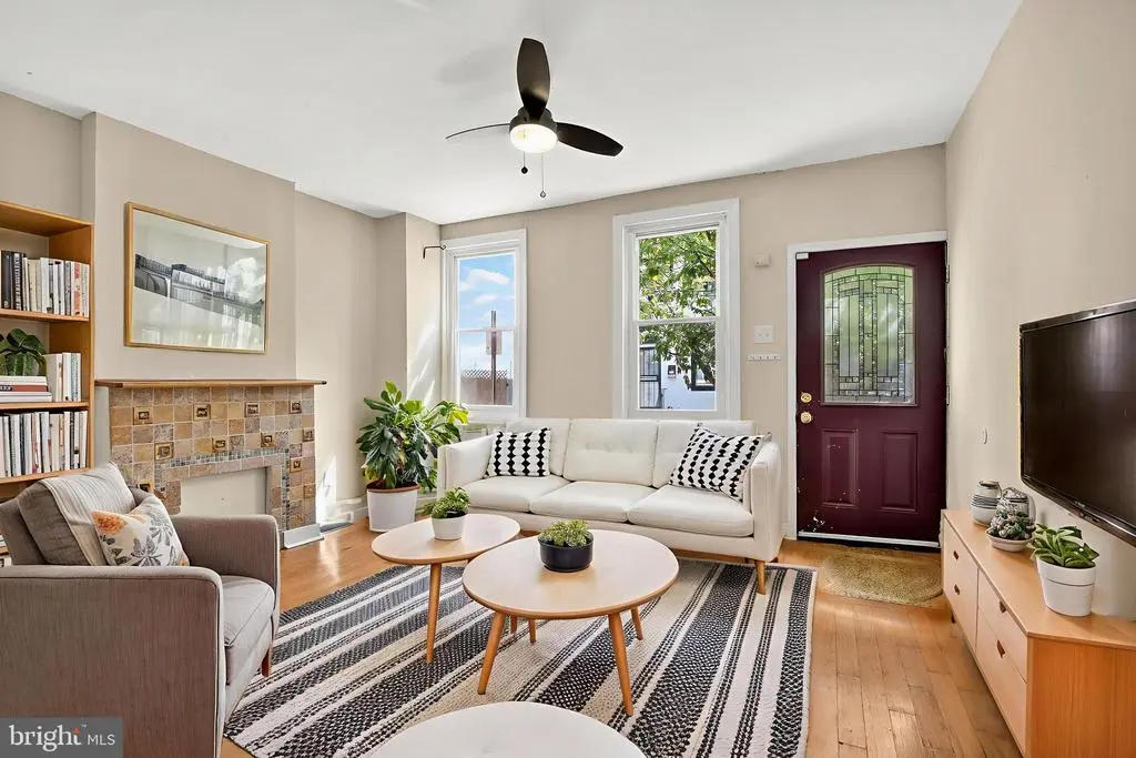 2532 Collins St, PHILADELPHIA