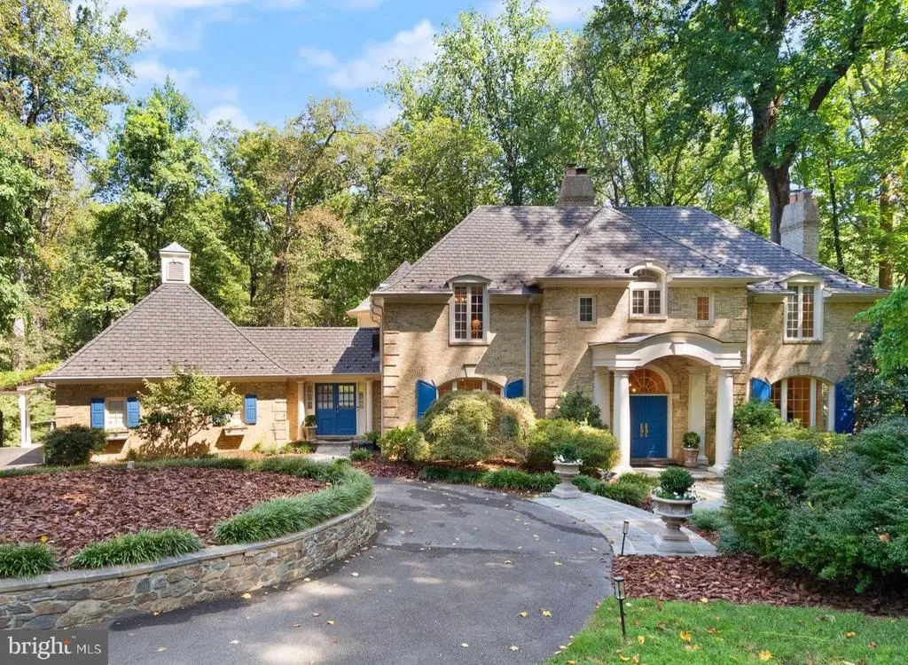 9017 Clewerwall Dr, Bethesda