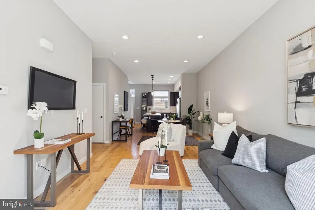 231 W Thompson St, PHILADELPHIA