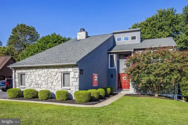 8 Hayes Ct, Wilmington