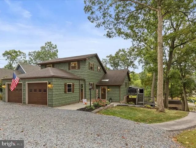 278 Lake Meade Dr, East Berlin