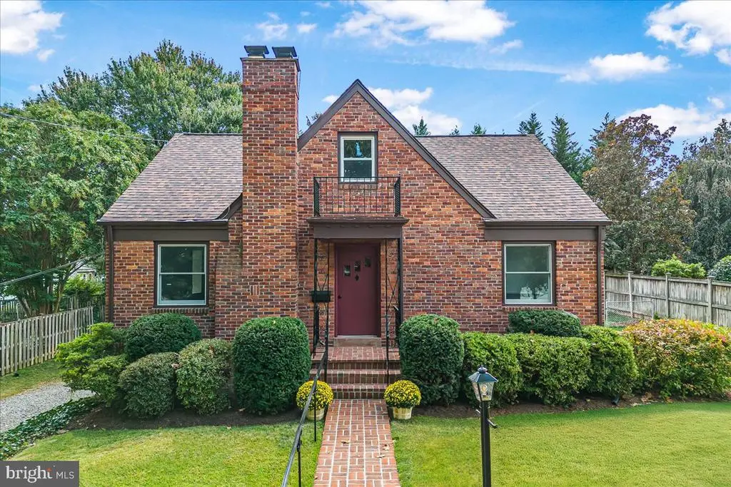 1902 Rookwood Rd, Silver Spring